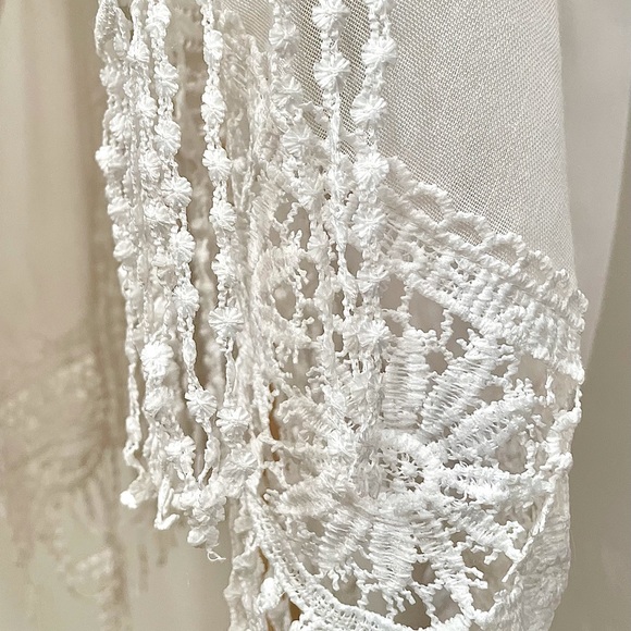 Stunning Beach Coverup - Picture 10 of 12